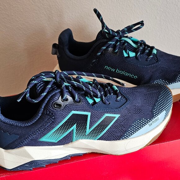 New! New Balance DynaSoft v6 trail run shoe, womens size 8 - Picture 2 of 7